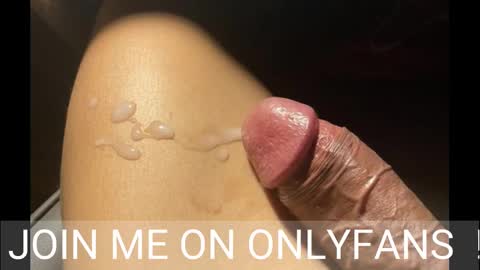 Snapshot of johnnyfun_xxx chatting on February 26, 3:32 am Johnnystrongarms online show from February 26, 3:32 am