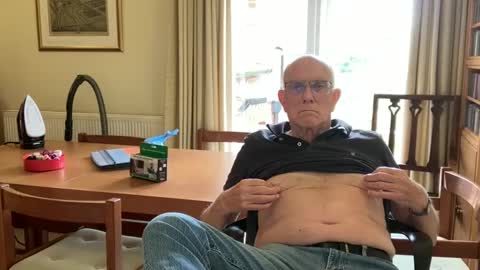 Snapshot of johnsenior41 chatting on September 22, 1:32 pm johnsenior41 online show from September 22, 1:32 pm