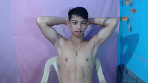 Snapshot of johnydestroyer chatting on February 18, 11:19 pm johnydestroyer online show from February 18, 11:19 pm