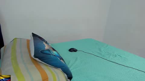 Snapshot of jordan_di31 chatting on January 22, 4:23 pm Jordn follow me on my soyjordanditri model account online show from January 22, 4:23 pm