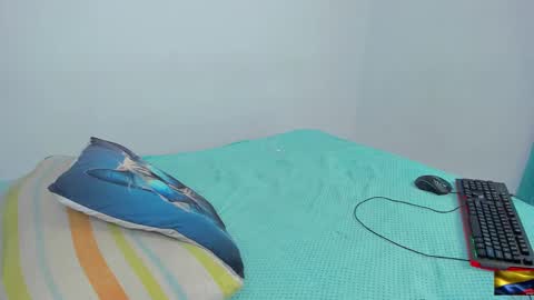 Snapshot of jordan_di31 chatting on January 15, 2:35 pm Jordn follow me on my soyjordanditri model account online show from January 15, 2:35 pm
