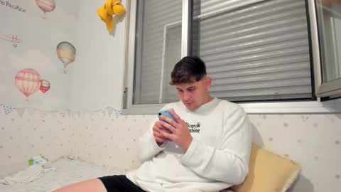 Snapshot of jordan_di31 chatting on October 15, 9:28 am Jordn follow me on my soyjordanditri model account online show from October 15, 9:28 am