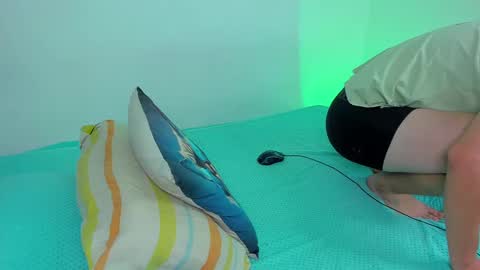 Snapshot of jordan_di31 chatting on December 9, 1:04 pm Jordn follow me on my soyjordanditri model account online show from December 9, 1:04 pm