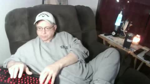 Snapshot of jpmel99 chatting on December 7, 11:34 pm jpmel99 online show from December 7, 11:34 pm