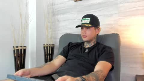 Snapshot of juan_alvarez18 chatting on February 19, 3:50 am juan_alvarez18 online show from February 19, 3:50 am