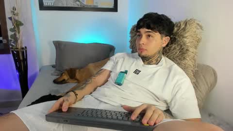 Snapshot of juan_alvarez18 chatting on September 28, 6:00 am juan_alvarez18 online show from September 28, 6:00 am