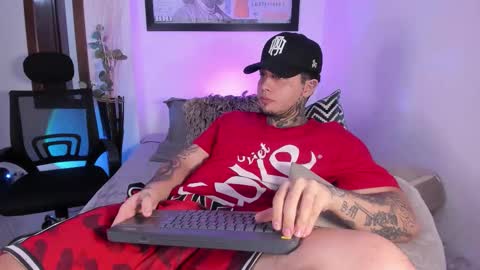 Snapshot of juan_alvarez18 chatting on October 4, 5:34 am juan_alvarez18 online show from October 4, 5:34 am