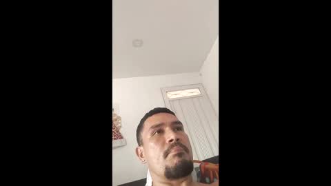 juanchis_24 online show from April 15, 6:41 pm