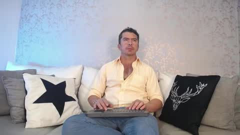 Juan k online show from October 3, 2:00 pm