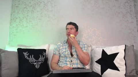 Juan k online show from October 2, 1:59 pm