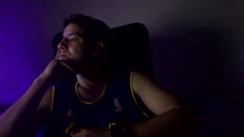 juannvalencia11 online show from April 19, 4:34 am