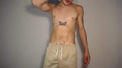 Snapshot of juicy_boy22 chatting on December 7, 12:53 am Miguel online show from December 7, 12:53 am