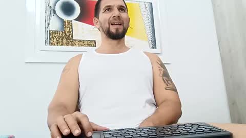 Snapshot of juleslatin122 chatting on December 15, 7:31 pm Jules online show from December 15, 7:31 pm