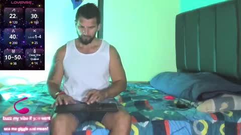 Snapshot of juleslatin122 chatting on February 25, 3:38 pm Jules online show from February 25, 3:38 pm