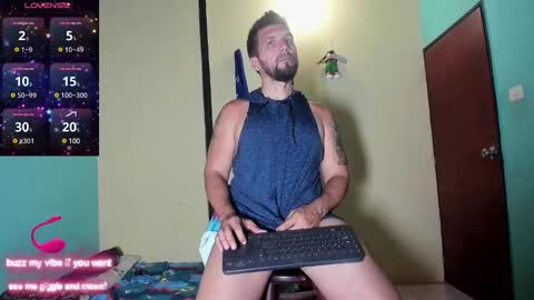 Snapshot of juleslatin122 chatting on February 17, 12:54 am Jules online show from February 17, 12:54 am
