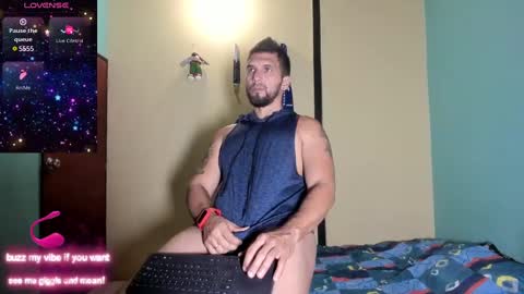 Snapshot of juleslatin122 chatting on February 12, 2:35 am Jules online show from February 12, 2:35 am