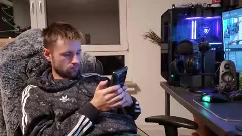 Julia  Adam online show from January 18, 8:55 pm