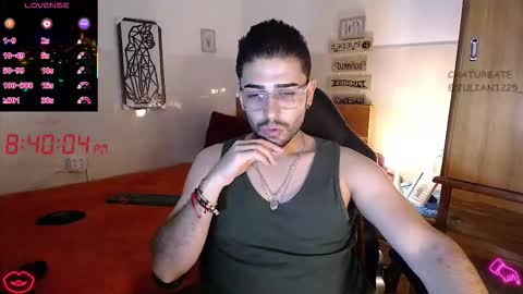 Julian online show from November 5, 1:40 am