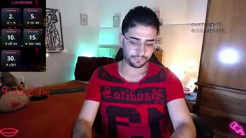 Julian online show from November 22, 2:33 am