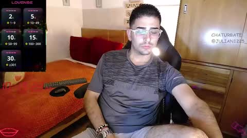 Julian online show from November 15, 3:19 am