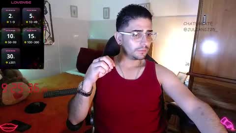 Julian online show from November 27, 2:26 am