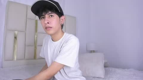 Julian online show from July 18, 10:37 pm