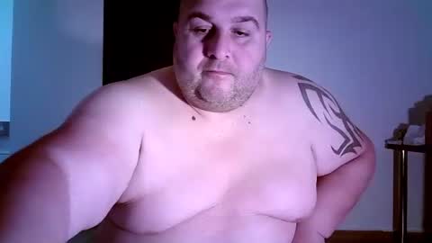 Snapshot of julianoparno chatting on December 9, 3:40 am Juliano online show from December 9, 3:40 am