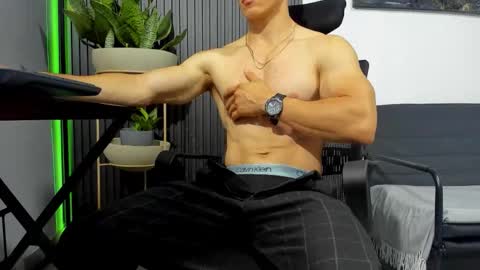 Julian online show from March 9, 10:53 am