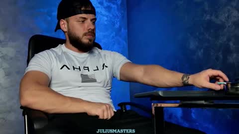 JULiUS   online show from January 12, 8:57 pm