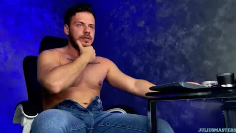 JULiUS   online show from February 25, 8:32 pm