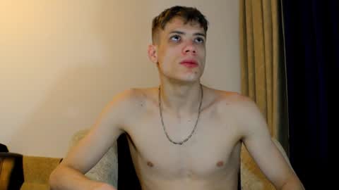 Snapshot of just_alexx12 chatting on February 2, 12:19 am just_alexx12 online show from February 2, 12:19 am