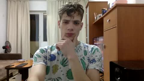 Snapshot of just_alexx12 chatting on January 1, 5:11 pm just_alexx12 online show from January 1, 5:11 pm