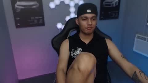Snapshot of justagamerxxx chatting on September 23, 9:36 pm Rhys online show from September 23, 9:36 pm
