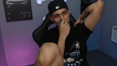 Snapshot of justagamerxxx chatting on September 27, 12:14 pm Rhys online show from September 27, 12:14 pm