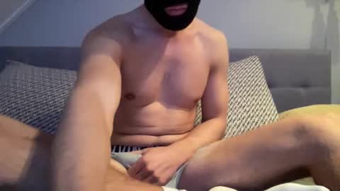 justin_garcias online show from November 26, 9:51 pm