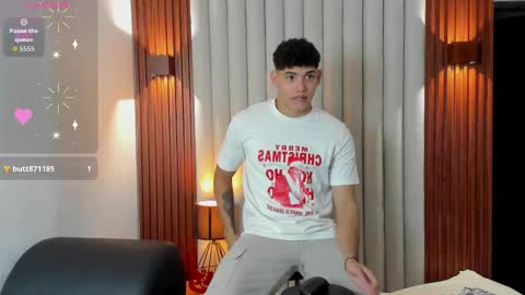 Justin online show from December 13, 7:53 pm