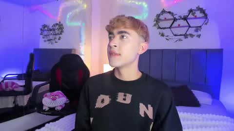 Justin online show from November 18, 11:25 am