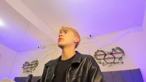 Justin online show from November 4, 11:22 am