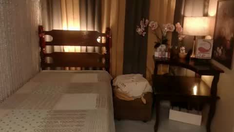 justine_hunk online show from November 5, 2:24 am