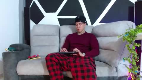 justinfuller_31 online show from November 15, 3:47 pm