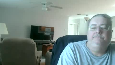 Snapshot of justmedm64 chatting on December 28, 5:14 pm justmedm64 online show from December 28, 5:14 pm