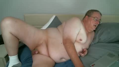 Snapshot of justmedm64 chatting on October 18, 12:26 am justmedm64 online show from October 18, 12:26 am