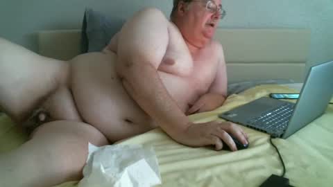 Snapshot of justmedm64 chatting on February 6, 9:49 pm justmedm64 online show from February 6, 9:49 pm