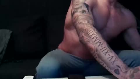 justmehere077 online show from January 29, 2:51 am