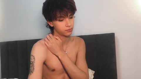 Snapshot of k0sta_32 chatting on February 10, 5:03 am k0sta online show from February 10, 5:03 am