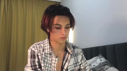 Snapshot of k0sta_32 chatting on February 1, 12:29 am k0sta online show from February 1, 12:29 am