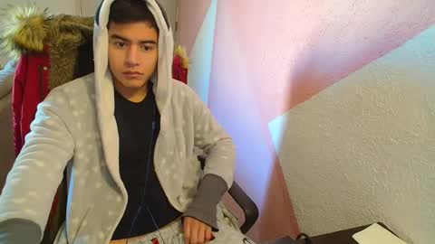 kael_art_d online show from December 16, 4:16 pm