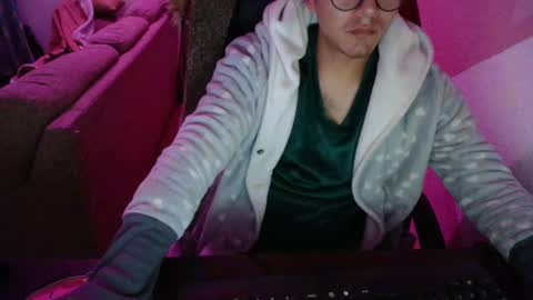 kael_art_d online show from December 30, 4:09 am