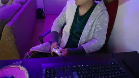 kael_art_d online show from December 31, 12:54 am