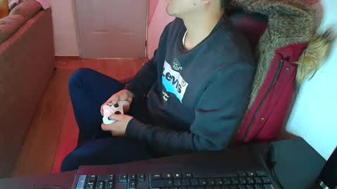 kael_art_d online show from December 11, 5:21 pm